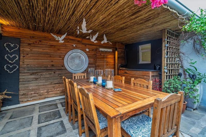 2 Bedroom Property for Sale in Wynberg Upper Western Cape